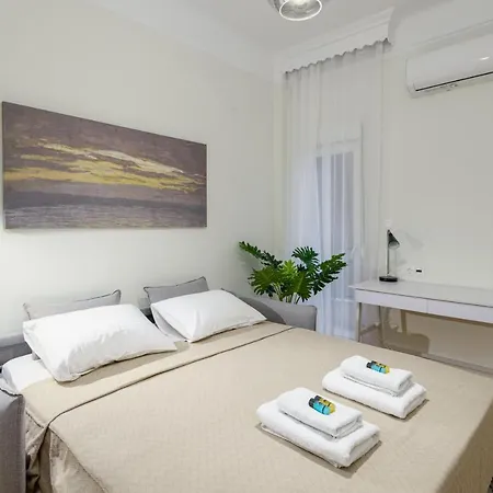 Aristotelous 3bdrm Central Family Apt 公寓 *